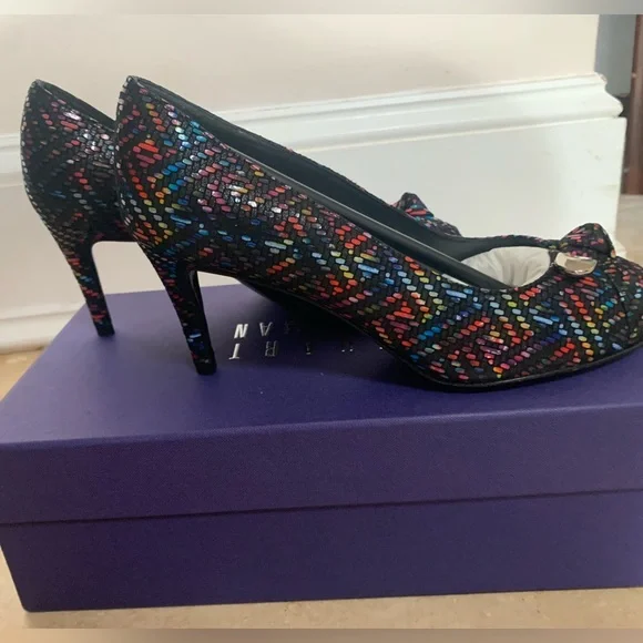 Gorgeous Stuart Weitzman Multicolor Patterned Heels - Picture 2 of 9